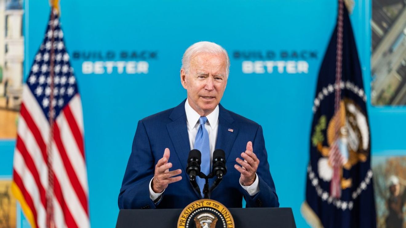 Joe Biden, către americani: Omicron este „mult diferit de tot ce am văzut până acum. Vom asista la o creștere a numărului de cazuri. Trebuie să vă protejați. Vă rog să vă vaccinați. Purtați mască în public”