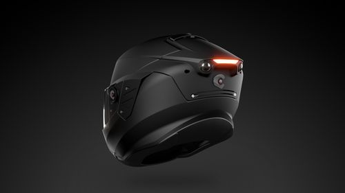 Eliminarea unghiurilor moarte: O nouă serie de căști de protecție le oferă bikerilor „ochi” în spatele capului