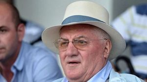 BREAKING Dumitru Dragomir, fostul șef al Ligii 1 de fotbal, a fost achitat de acuzația de luare de mită în dosarul RCS-RDS, după ce inițial fusese condamnat la 4 ani de închisoare cu executare / Judecătorii au concluzionat că „faptele nu există” / Decizia nu este definitivă