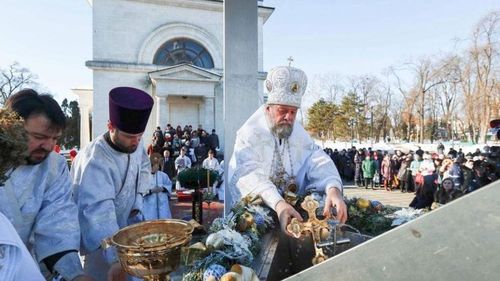 Politica și Biserica își dau mâna în alegerile din Moldova