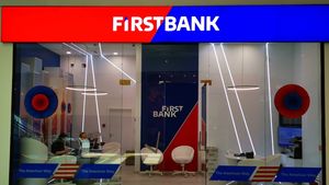 Intesa Sanpaolo Bank poate prelua First Bank. Consiliul Concurenței a autorizat tranzacția