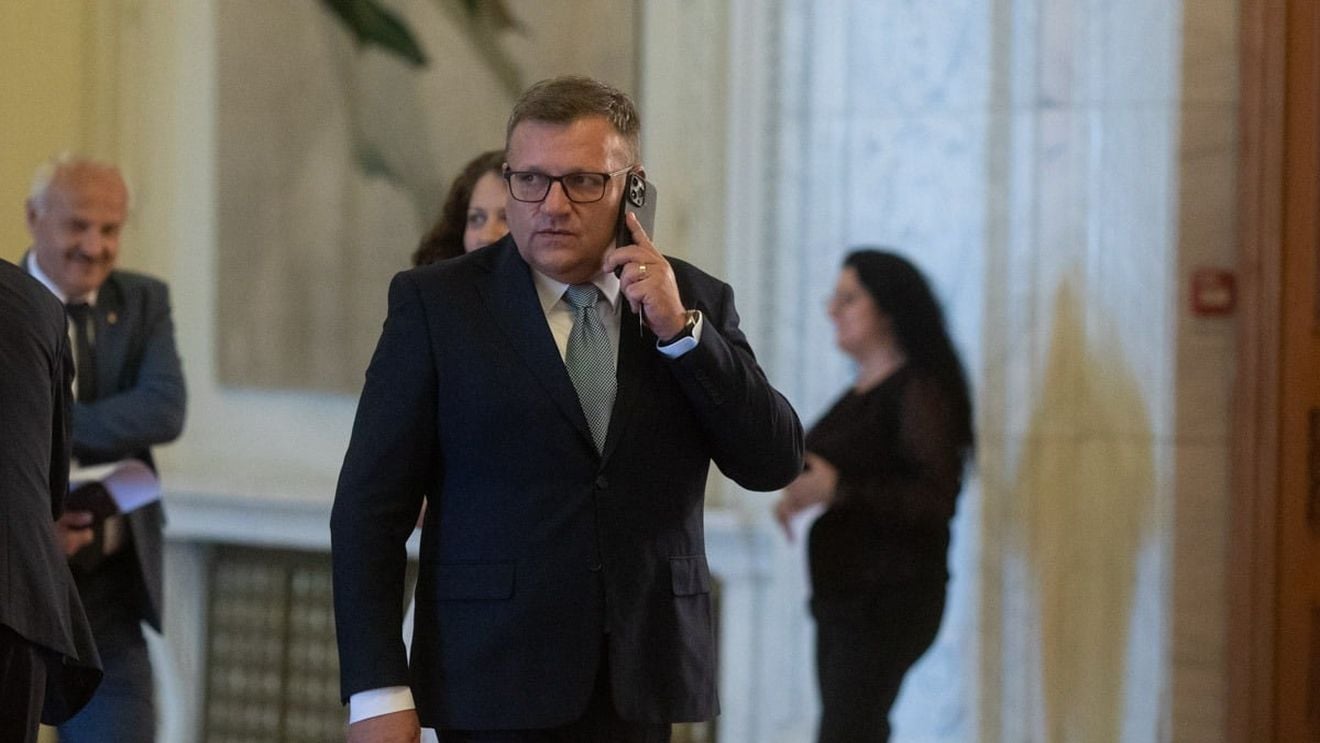 Bolojan îi răspune lui Marius Budăi: Orice guvern rămâne în funcţie atât timp cât are susţinere în Parlament / Am semnat contracte de investiţii mult prea mari faţă de cele pe care şi le poate permite România