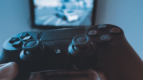 Dependența de gaming, asemănătoare cu dependența jocurilor de noroc? Ce spun specialiștii despre Internet Gaming Disorder
