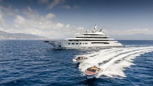 Iahtul Amadea, deținut de Rusia, a fost transportat în SUA pe baza unui mandat FBI / Vasul naviga în apele insulelor Fiji pentru a scăpa de sechestru