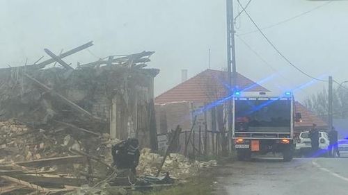 Bistriţa Năsăud: Muniţie neexplodată şi foarte periculoasă, găsită în peretele unei case în timpul demolării