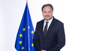 Pentru a ajunge la independență, Europa are nevoie de o revoluție a electrificării (Op-ed de Dan Jørgensen, comisarul UE pentru energie și locuințe)