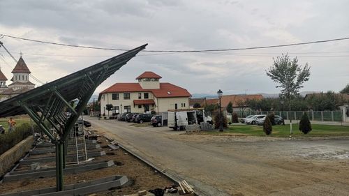 Premieră în România cu bani europeni: Ciugud, prima administrație publică locală cu sediul alimentat cu energie verde