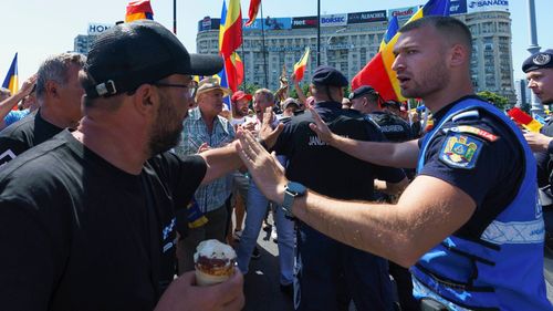 6 dosare penale întocmite de autorități, după violențele din Piața Victoriei și blocarea A1 de către susținători ai lui Călin Georgescu