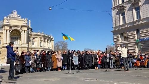 VIDEO Imagini emoționante din Odesa, unde corul Operei a interpretat în stradă aria ”Corul sclavilor evrei” din Nabucco de Verdi