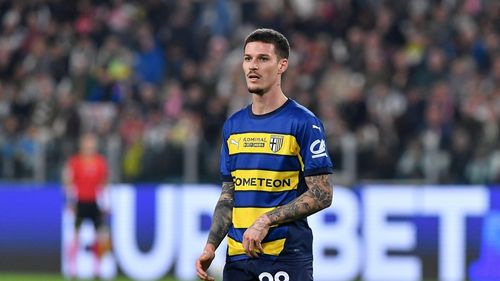 Genoa a învins Parma, scor 1-0, în Serie A / La meci a asistat şi Dan Şucu / Valentin Mihăilă a fost titular la Parma şi a fost înlocuit cu Dennis Man