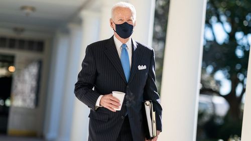 Joe Biden a anunțat măsuri împotriva guvernatorilor care se opun obligativităţii purtării măştilor în şcoli. Mai multe unităţi şcolare au anunţat că sfidează această interdicţie