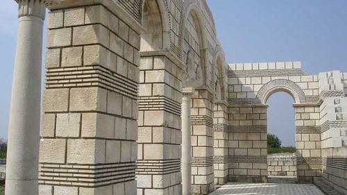 Cum s-a umplut Bulgaria de fortărețe, metereze și biserici medievale false