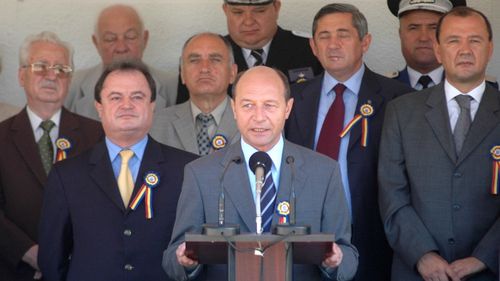 Trei istorici contrazic procurorii militari în Dosarul Revoluției: Securitatea comunistă a tras în români și după fuga lui Ceaușescu, cu scopul politic ”de a se infiltra în noua conducere şi a‑şi asigura menţinerea în noile structuri de forţă”