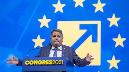 Viralul Zilei: Un vicepreședinte PNL a explicat cum îi păcălea pe primarii care cer bani pentru proiecte: Dădeam drumul la lăutari, la băutură și îi linișteam