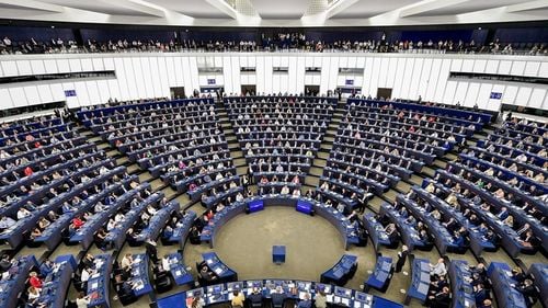 Pachetul legislativ ”verde” Fit for 55 a picat în Parlamentul European. Cea mai tensionată ședință din ultimii ani, marcată de fluierături și schimburi dure de replici