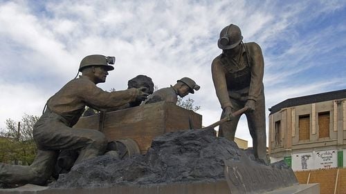 Comisia Europeană vrea să readucă în Europa producția de materii prime critice