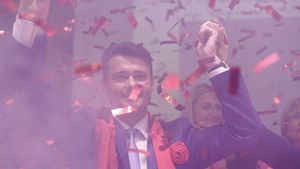 Un miliard de lei pentru anveloparea blocurilor din Sectorul 5. Primarul Daniel Florea, un apropiat al lui Marian Vanghelie, pregătește cel mai mare contract al mandatului cu patru luni înainte de alegeri