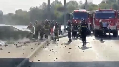 Un copil de 13 ani a provocat un accident în Capitală, după ce a luat mașina familiei / El și un pasager de 12 ani au fost răniți
