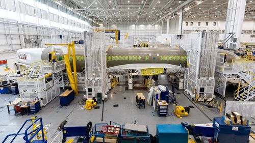 Toți angajaţii Airbus vor primi bonusuri pentru a face faţă inflaţiei. În Germania, Franţa şi Spania, bonusul va fi de 1.500 de euro, iar în Marea Britanie, de 1.500 de lire