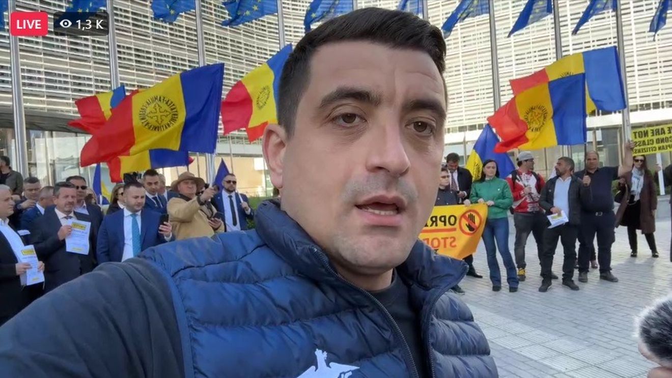 FOTO George Simion, la meciul România-Ucraina de la EURO 2024, după anunțul candidaturii la prezidențiale / Și-a pus tricoul lui Hagi cu numărul 10