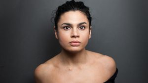 De la casa din chirpici, fără apă caldă, pe covorul roşu de la Cannes. Povestea impresionantă a Alinei Şerban sau despre cum poate educația să salveze un destin
