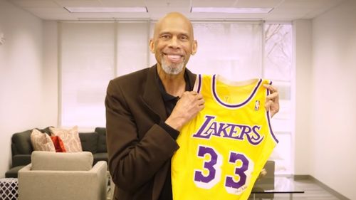 Fostul star NBA, Kareem Abdul-Jabbar, cere ca jucătorii de baschet nevaccinați să nu mai joace
