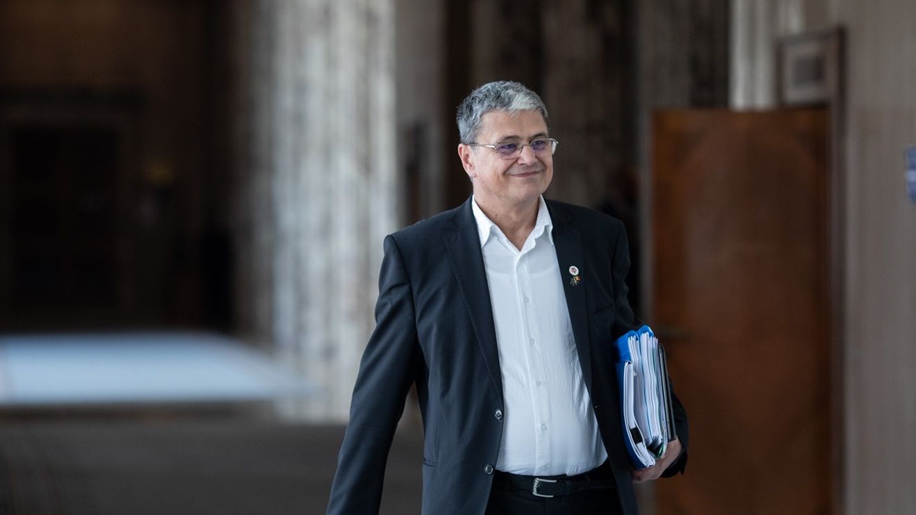 Ministrul Boloș: Avem un acord de principiu în coaliție pe un pachet de trei măsuri, privind reducerea cheltuielilor, combaterea evaziunii fiscale și ajustarea fiscală / Asumarea răspunderii se va decide până la jumătatea lunii septembrie