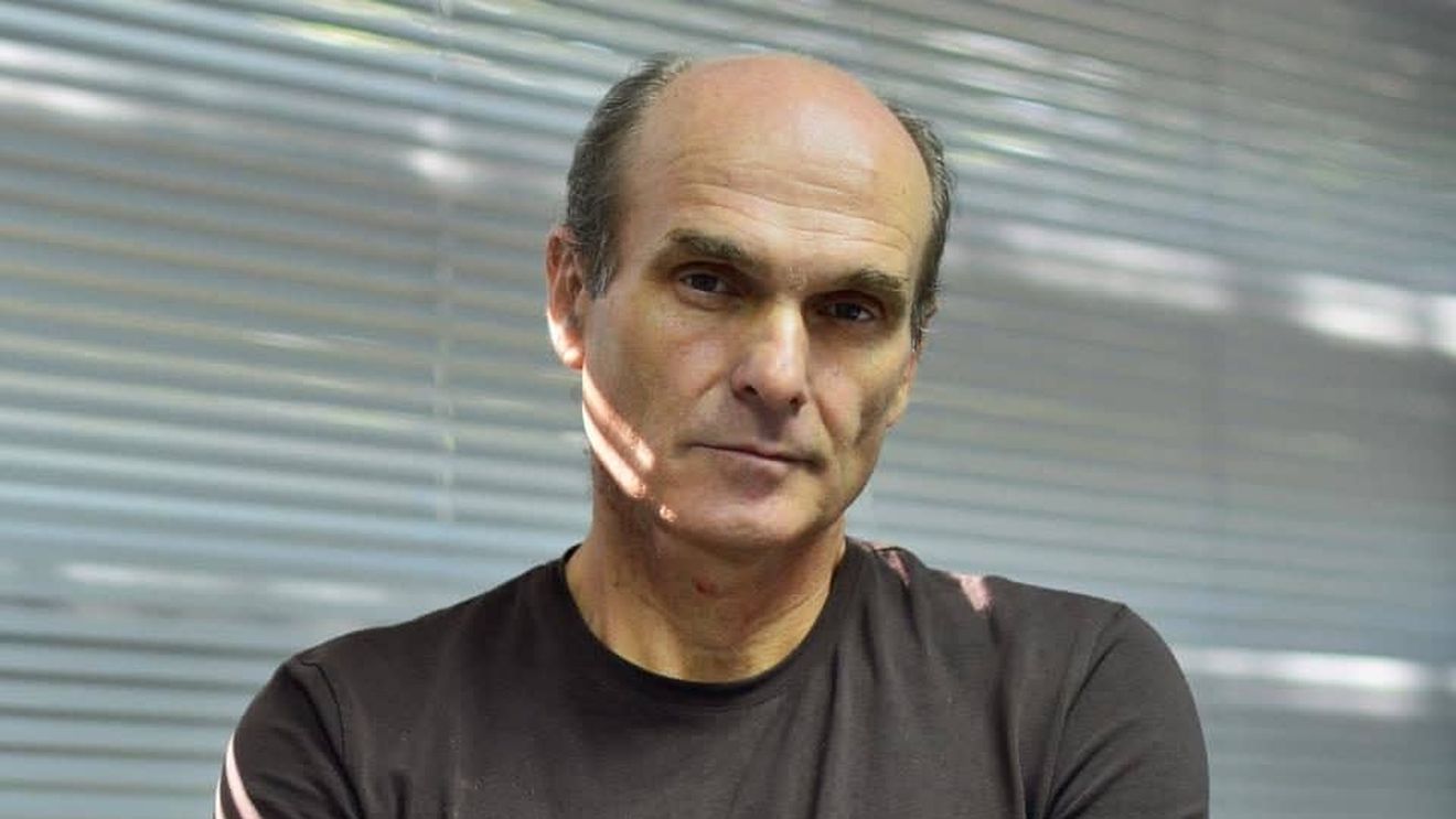 Cristian Tudor Popescu, despre refuzul de a participa la dezbaterea cu președintele: Eu nu vreau să mă număr printre jurnaliștii preferați de domnul Iohannis. Dacă sunt invitații în alb trimise redacțiilor, atunci eu pot să revin asupra hotărârii
