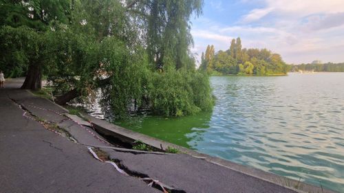 Începe golirea Lacului Herăstrău pentru lucrări de consolidare a malurilor