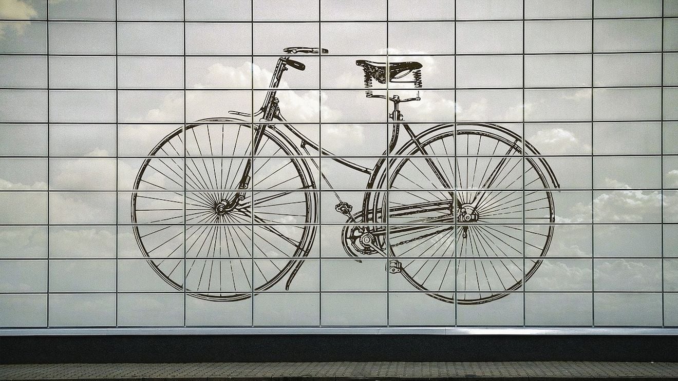 Proiect de realizare a trei parcări pentru biciclete în Brașov / Acestea ar urma să fie construite în cartierele Astra, Noua și Tractorul / ”Este foarte greu să-i explici, de exemplu, unei familii cu 2 copii, care locuiește la bloc, că trebuie să urce bicicletele la etaj și să le depoziteze în apartament”