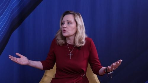 VIDEO INTERVIU Elena Lasconi: Ar fi sinuciderea USR dacă mi-ar cere retragerea din cursă / I-am spus lui Ilie Bolojan după anularea alegerilor că PNL și USR ar trebui să aibă o alianță și un candidat comun de dreapta
