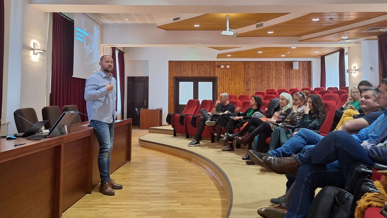 Conținut și independență financiară în presă: Cuvinte cheie în super anul electoral/ Dezbatere la Sibiu cu media locală