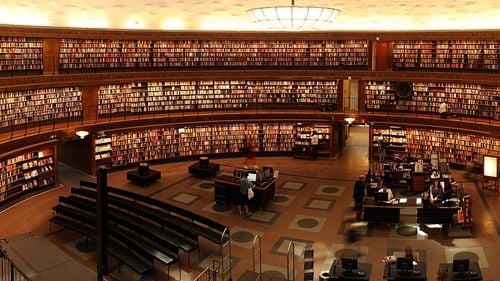 Iohannis a întors de la promulgare legea care lasă universitățile să înființeze școli și grădinițe de stat, fără personalitate juridică