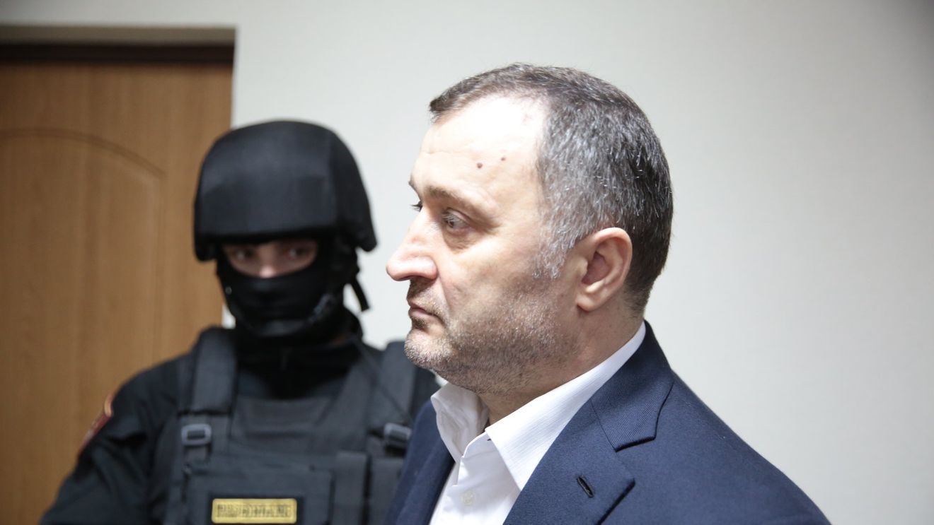 Ex-premierul moldovean Vlad Filat riscă 7 ani de închisoare într-un dosar de spălare de bani
