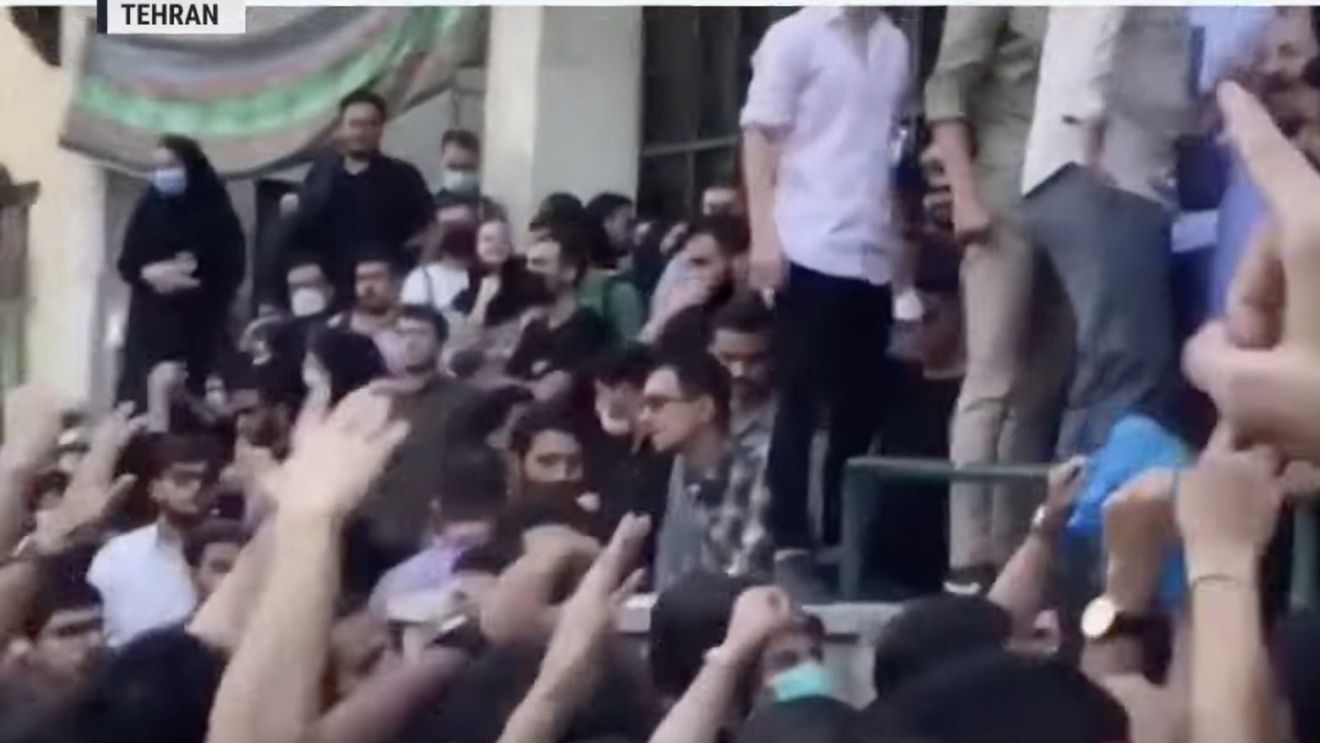VIDEO Cel puţin 35 de persoane ucise în Iran la manifestaţii împotriva morţii lui Mahsa Amini, potrivit unui bilanţ oficial