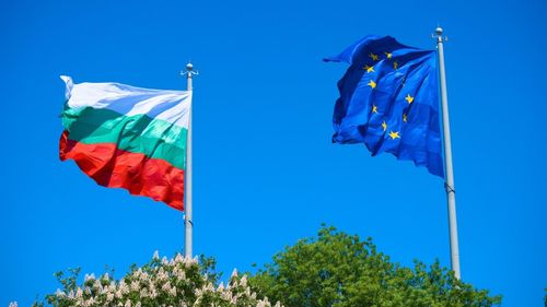 Magazinele din Bulgaria sunt obligate să publice prețurile din 8 august atât în leva cât şi în euro