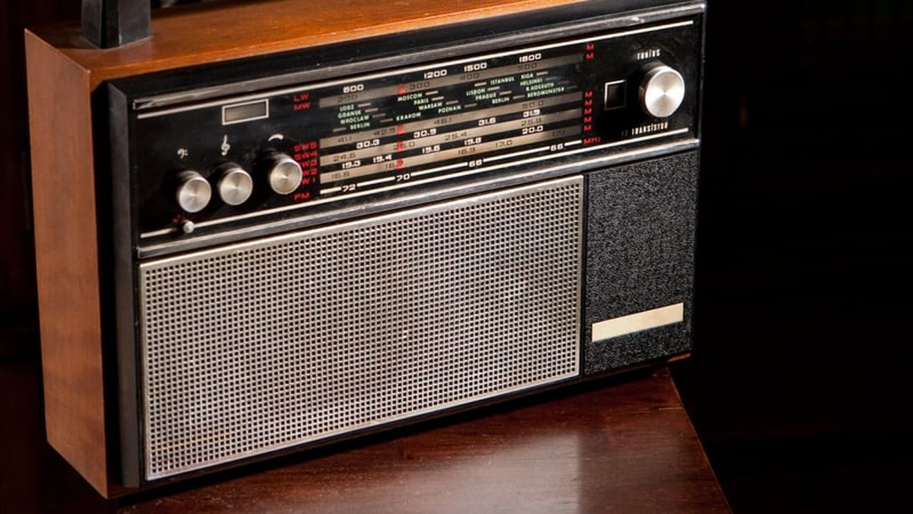 Postul de radio Vocea Americii, pe care Trump vrea să îl desfiinţeze, îşi va relua emisia