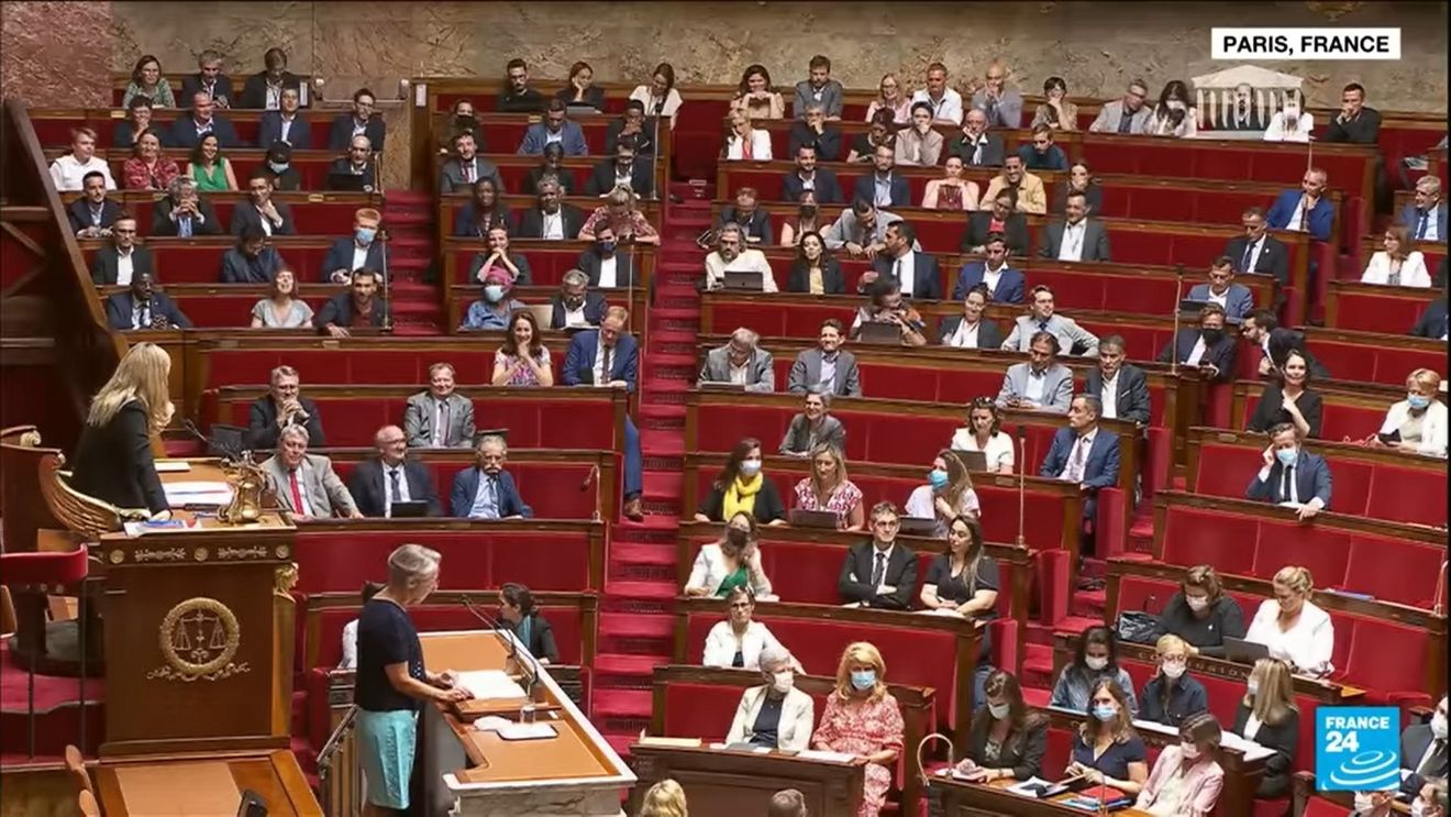 Franța: primul test major al guvernului Elisabeth Borne – proiectul legii de protecție a puterii de cumpărare. Opoziția, majoritară în Adunarea Națională, cere concesii importante