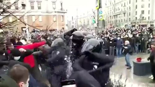 Poliţia rusă a reţinut peste 100 de persoane la protestele pentru susţinerea opozantului Alexei Navalnîi