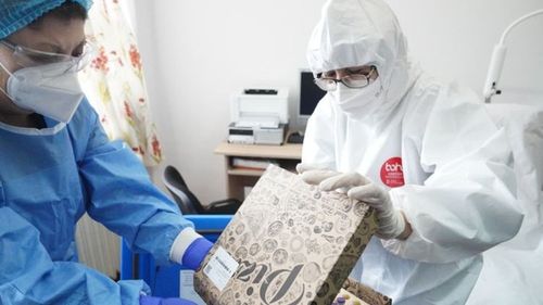 Vaccinul anti-Covid a fost livrat la Spitalul Județean de Urgență Slobozia în cutii de pizza, păstrate la temperaturile scăzute cerute de norme. Medicul Valeriu Gheorghiță: nu are nici un impact asupra siguranței vaccinului