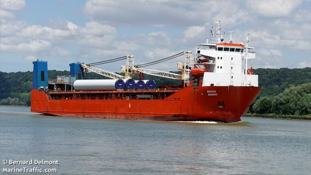 Ucraina afirmă că a bombardat o navă rusă care transporta componente pentru drone la un port de la Marea Caspică