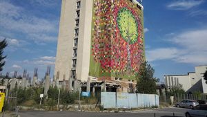 Demolarea unui fost hotel din Sfântu Gheorghe va fi marcată printr-un ”super eveniment”: Bye-Bye Bodoc / Spectacol de teatru și pictură înainte ca imobilul să fie pus la pământ