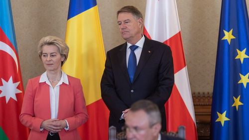 VIDEO Acordul semnat la Cotroceni, cadru financiar şi tehnic pentru realizarea proiectului cablului submarin de transport de energie electrică din surse regenerabile între România şi Azerbaidjan, via Georgia şi Marea Neagră, şi, ulterior, pentru transportul acestei energii către Ungaria şi restul Europei