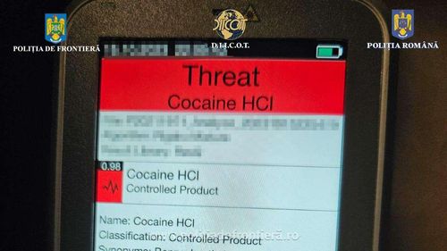 O femeie, depistată pe Aeroportul Henri Coandă cu 159 de grame de cocaină în geantă / A trecut granița cu ele în stomac