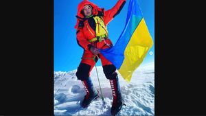 O femeie din Ucraina a urcat pe vârful Muntelui Everest pentru a demonstra ''invincibilitatea spiritului ucrainean''