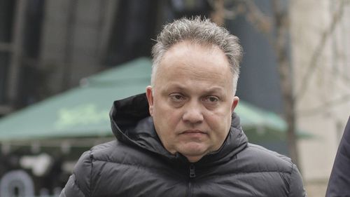 Tribunalul Bucureşti a decis încetarea procesului împotriva lui Florică şi Pescariu în dosarul Microsoft pentru o presupusă greşeală de procedură a procurorilor. SURSE: Decizia va fi casată în apel