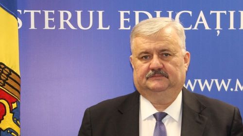 INTERVIU Igor Șarov, ministrul Educației din Republica Moldova: Planificăm începerea anului școlar pe 1 septembrie, când cadrele didactice vor recupera materia restantă și vor consolida subiectele predate online / Despre educația digitală de la clasa I și soarta examenelor