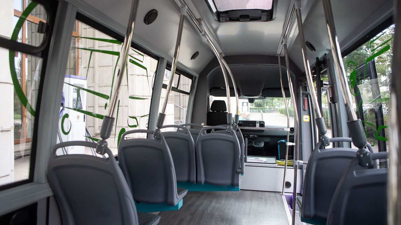 Ministerul Educaţiei şi Cercetării anunţă că analizează situaţiile semnalate în spaţiul public cu privire la achiziţia microbuzelor electrice – Verificări în judeţele Iaşi şi Prahova