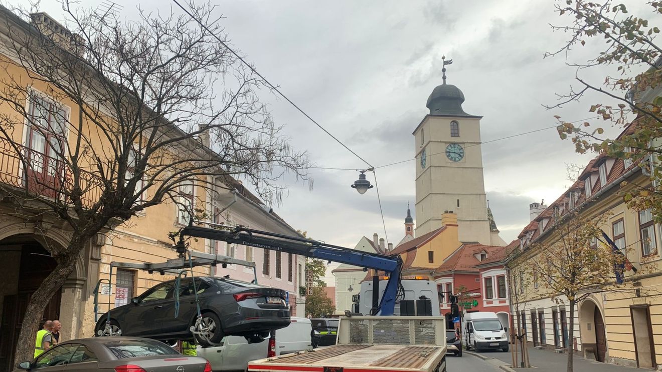 Sibienii subvenționează ridicarea mașinilor parcate neregulamentar cu 930 de lei pe bucată / 1.381 de lei cheltuie Poliția locală pentru fiecare mașină ridicată