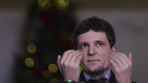 Nicușor Dan: Am făcut un sondaj care a arătat că există un nivel de încredere și un nivel de așteptare pentru persoana mea / Nu văd riscuri pentru mine / E important ca chestiunea anulării alegerilor să fie lămurită până la prezidențiale / Ce răspunde despre varianta Ciolacu premier al coaliției
